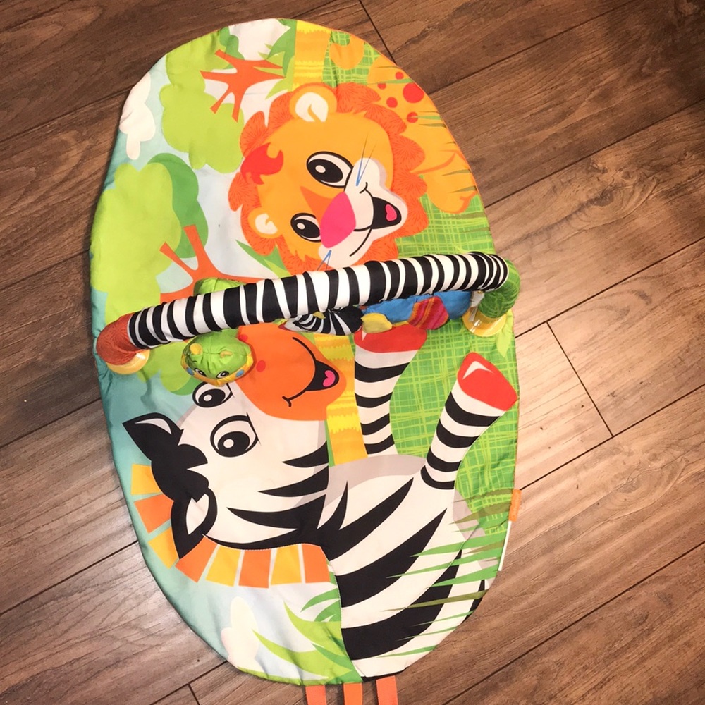 PORTABLE SAFARI TUMMY TIME AND PLAY MAT